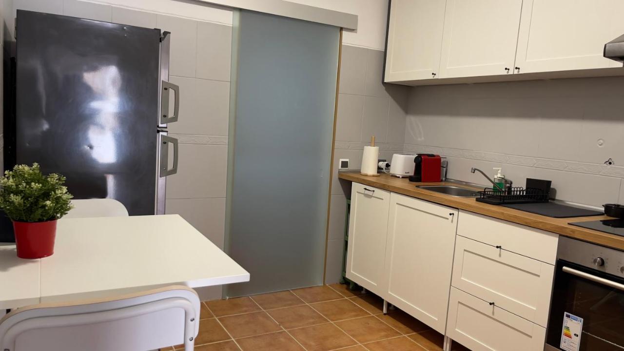 Apartamento T2 Com Terraco Grande Apartment Quarteira Bagian luar foto