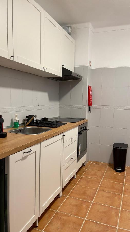 Apartamento T2 Com Terraco Grande Apartment Quarteira Bagian luar foto